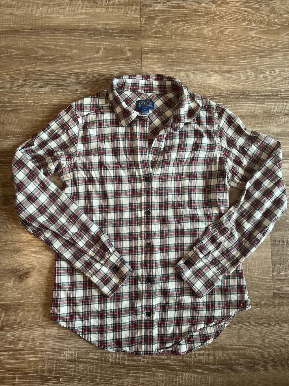 Pendleton Woolen Mills Women's XS Cream Red Plaid Flannel Button Down Shirt